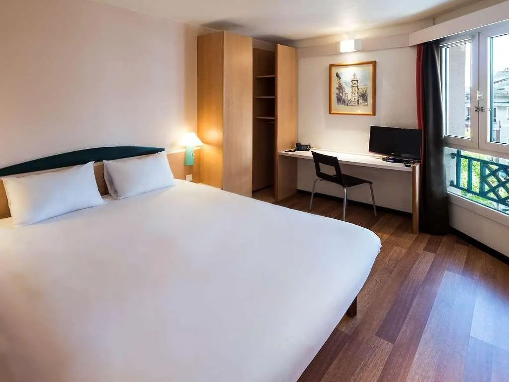 ***  Hotel Ibis Rodez Centre Francia